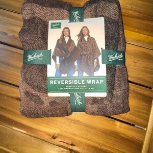 Woolrich Reversible Wrap in Rich Brown and Tan
